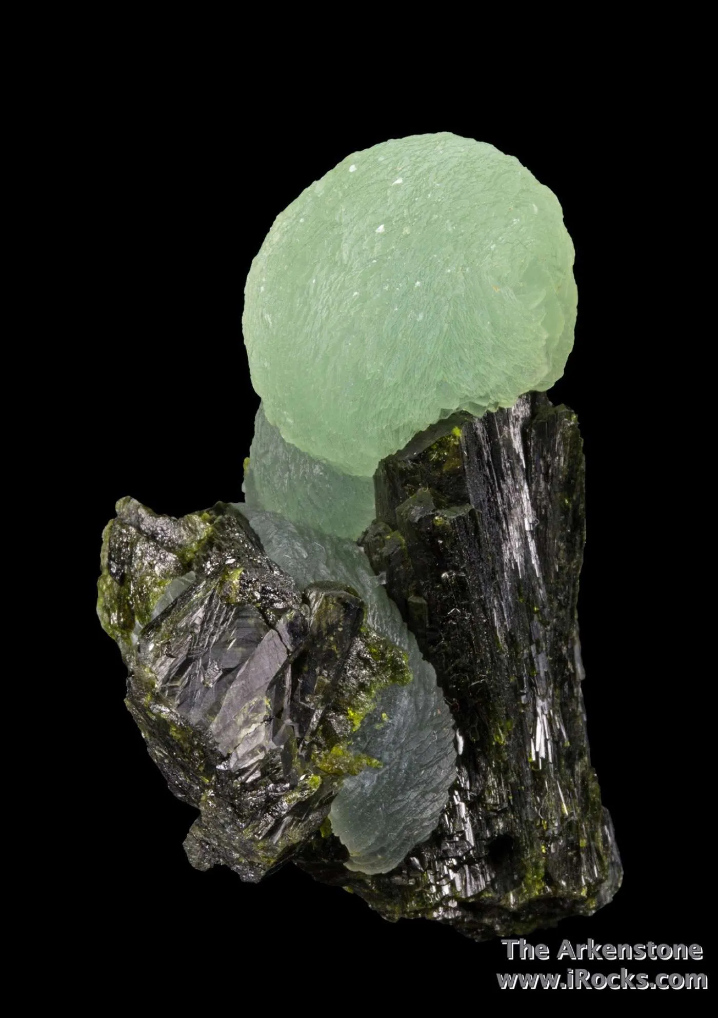 Prehnite on Epidote - image 3