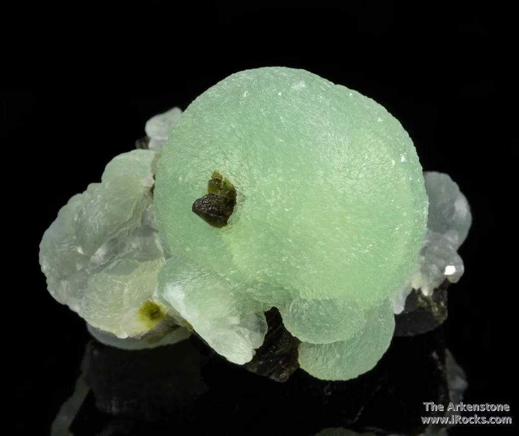 Prehnite on Epidote - image 5