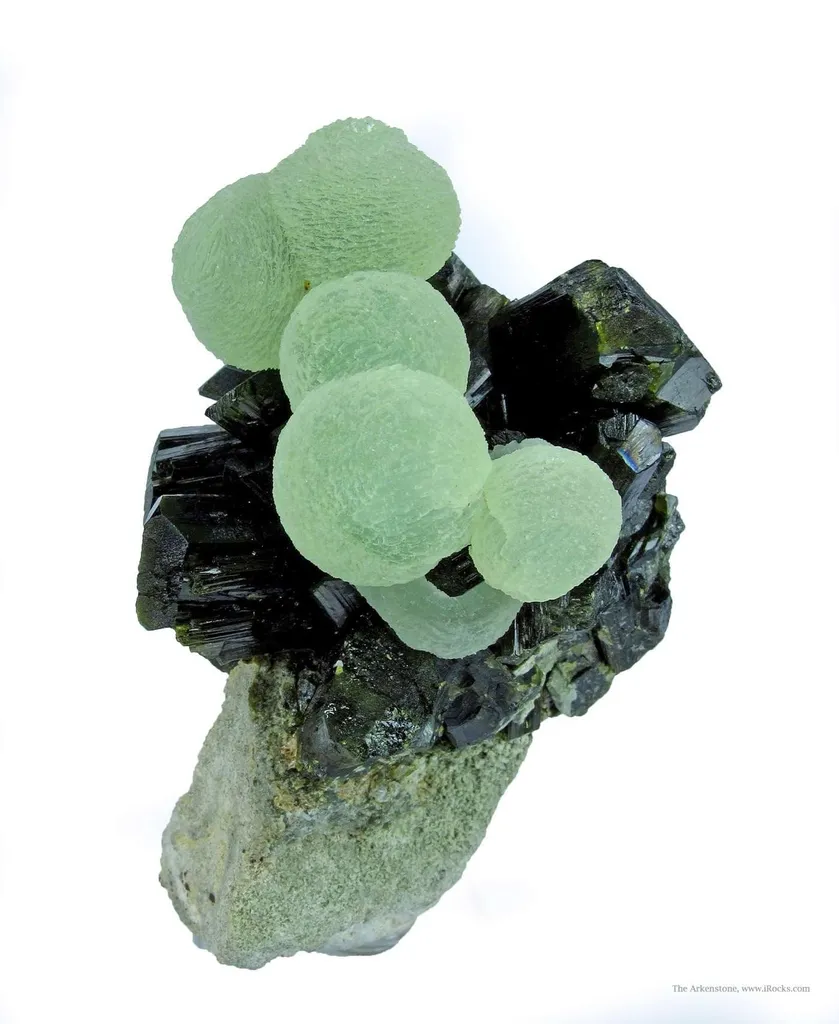 Prehnite on Epidote - image 4