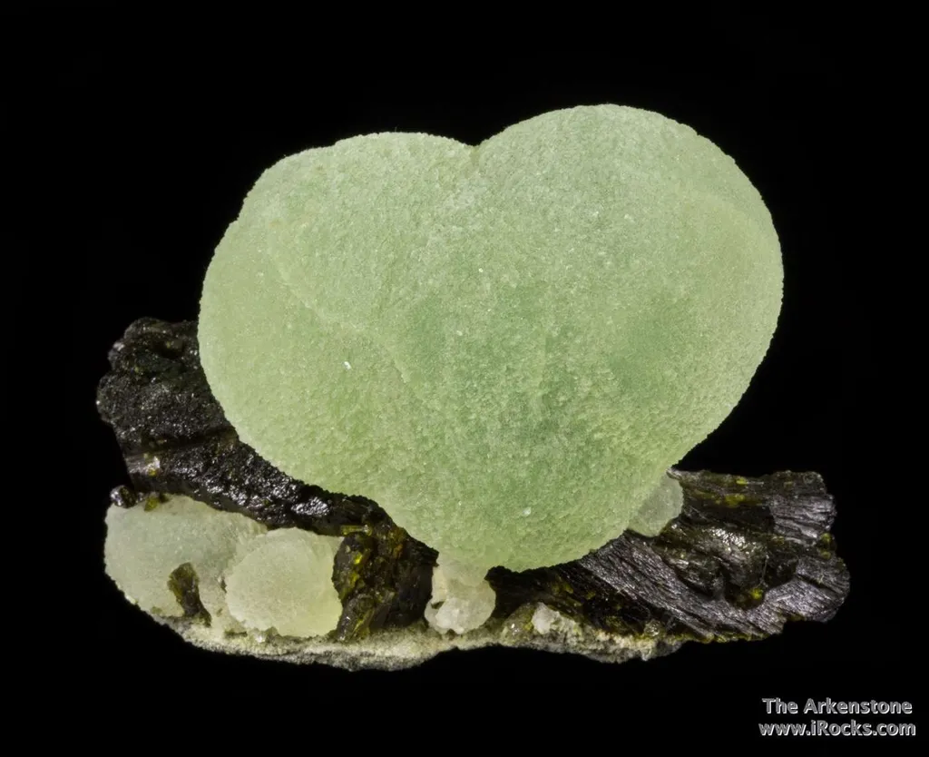 Prehnite on Epidote - image 4