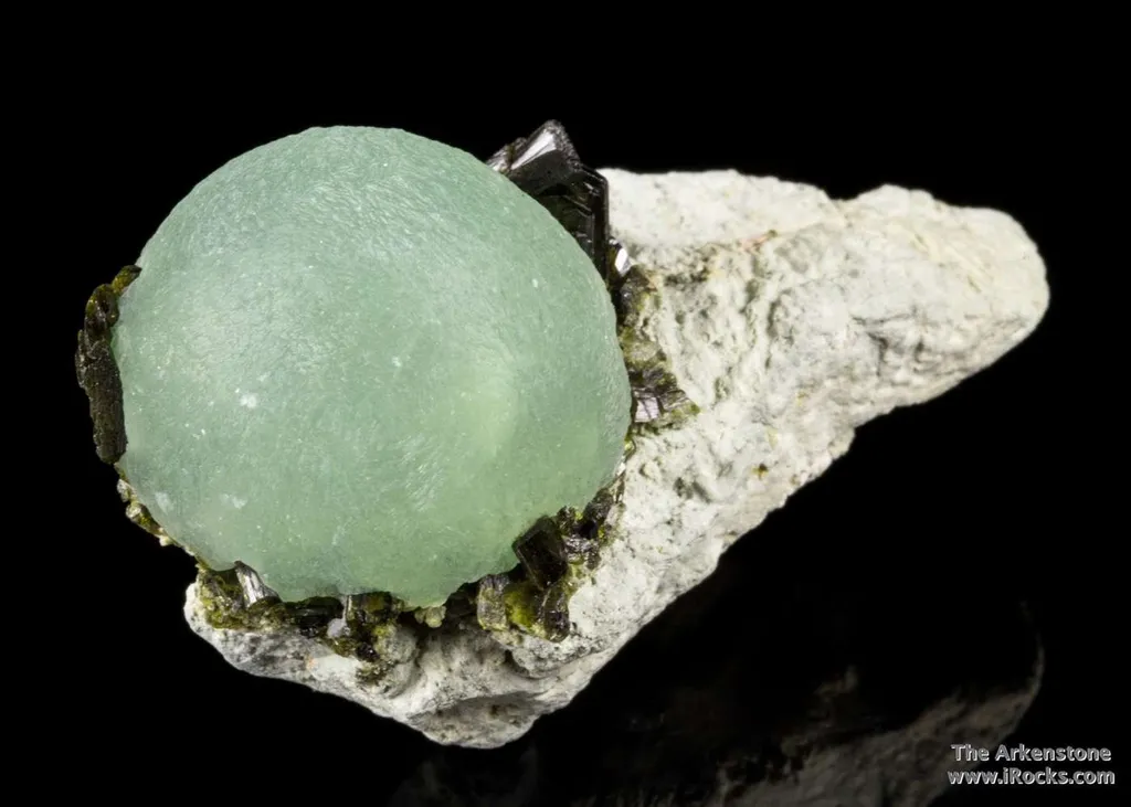 Prehnite on Epidote - image 4
