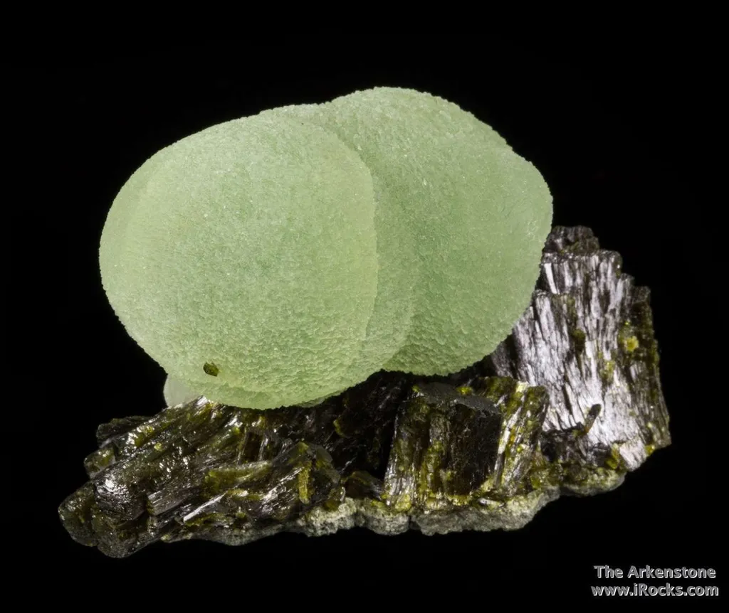 Prehnite on Epidote - image 2
