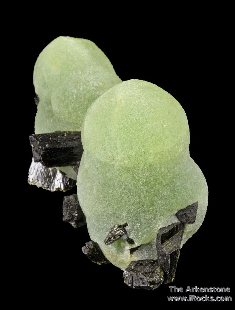 Prehnite on Epidote - image 3