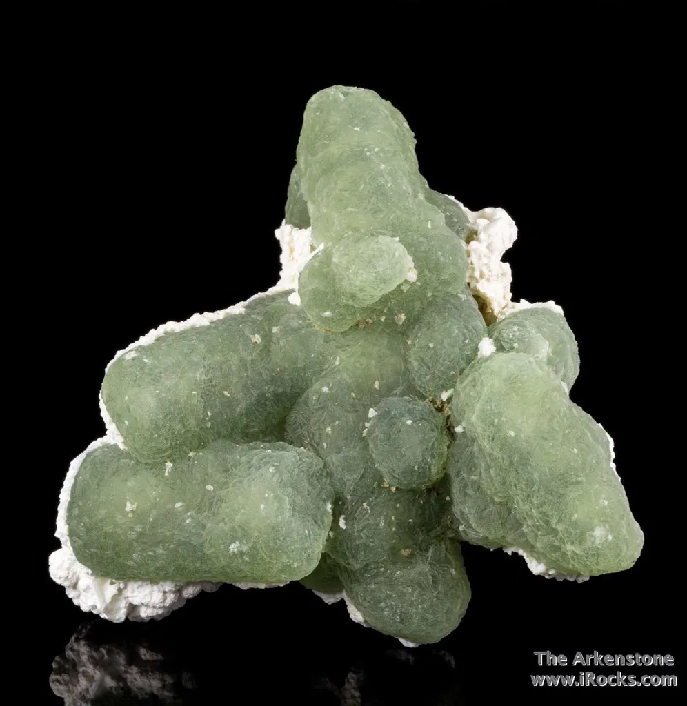 Prehnite on Epidote with Laumontite image