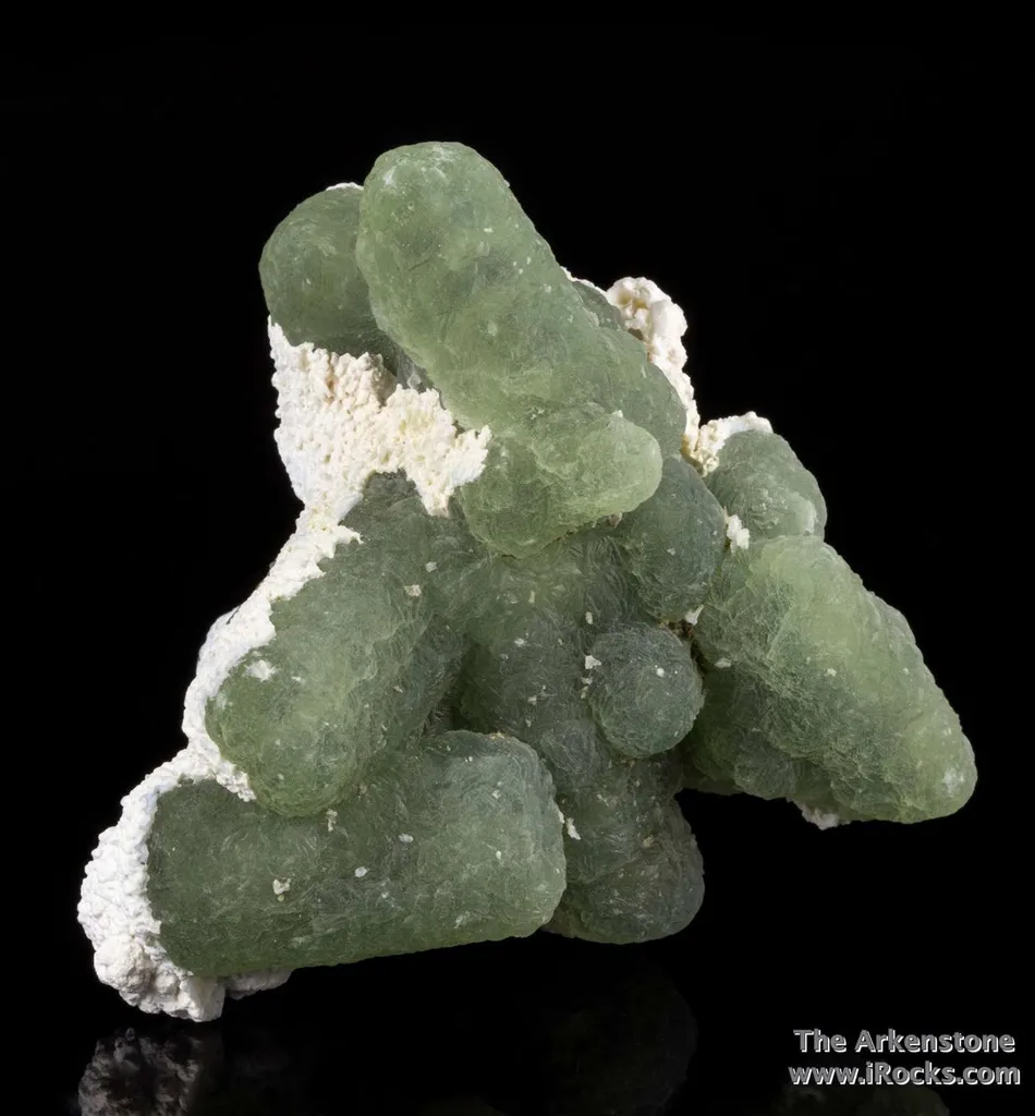 Prehnite on Epidote with Laumontite - image 4