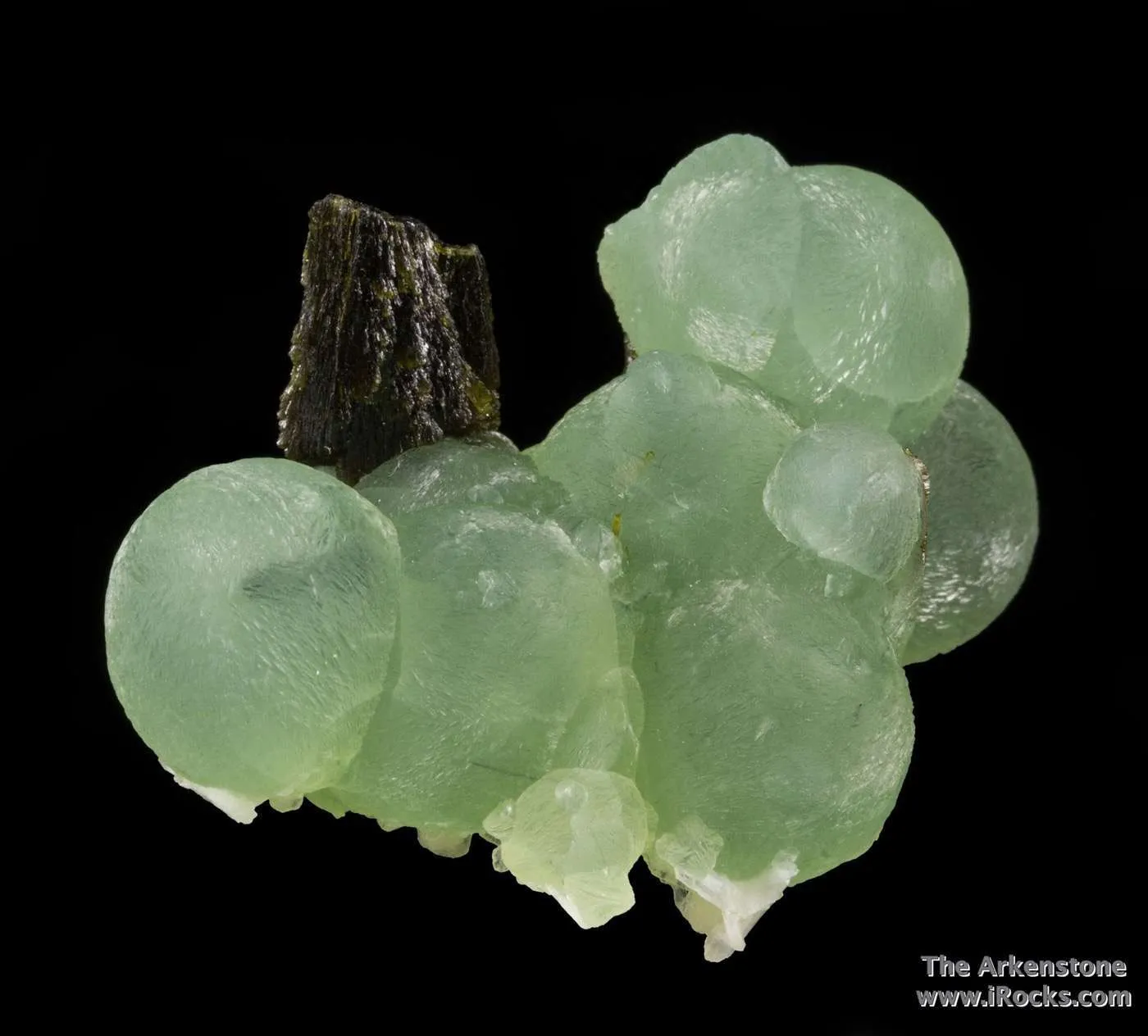 Prehnite on Epidote with Laumontite - image 2