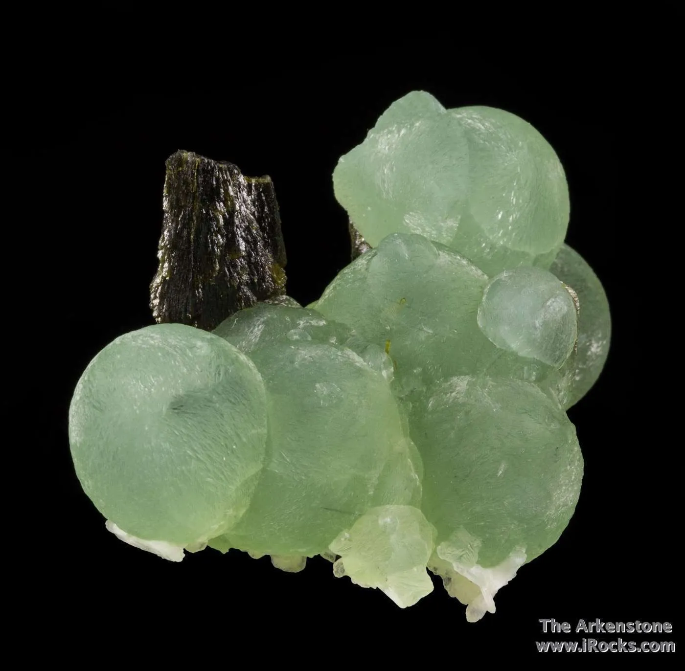 Prehnite on Epidote with Laumontite - image 4