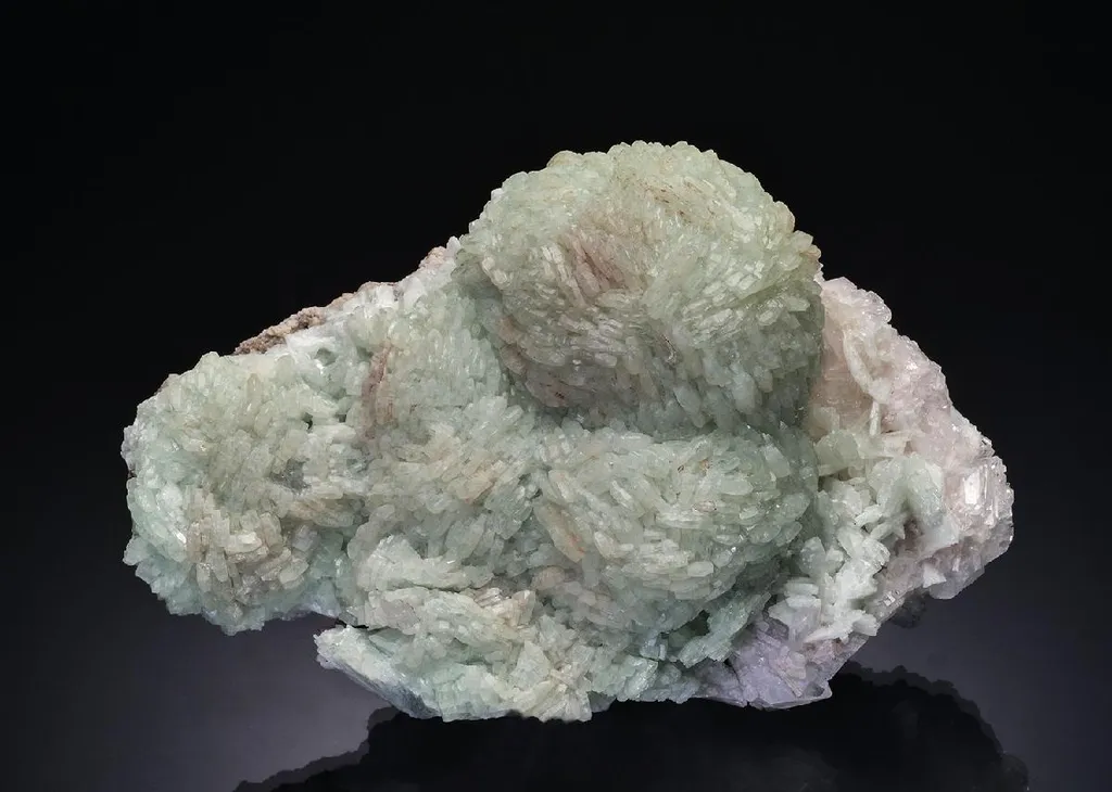 Prehnite on Quartz image