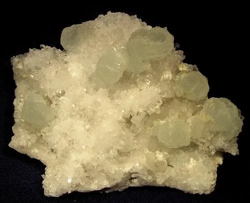 Prehnite, Quartz image
