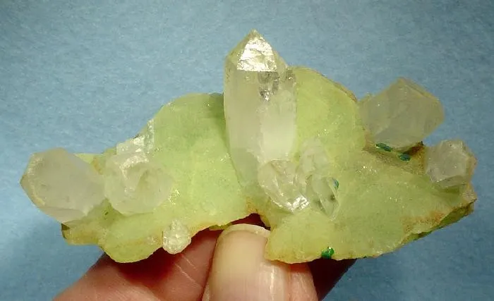 Prehnite, Quartz image