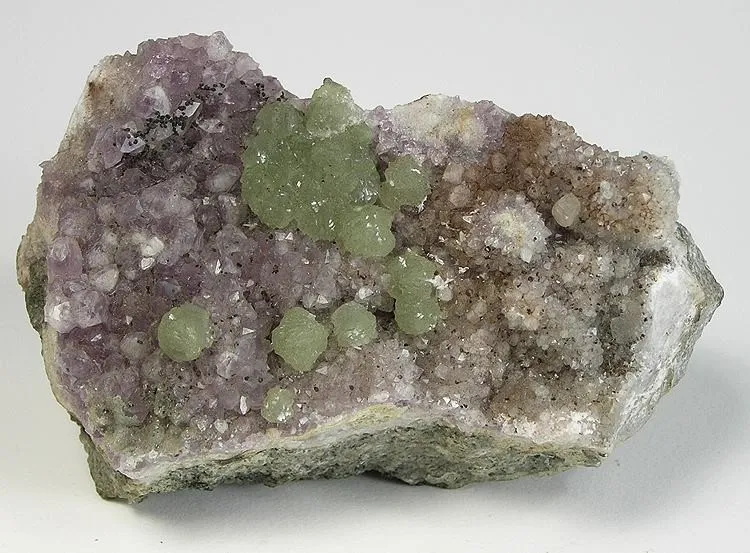 Prehnite, Quartz (Var: Amethyst) image