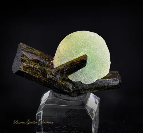 Prehnite sur Epidote - image 2