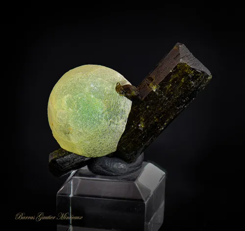 Prehnite sur Epidote - image 3