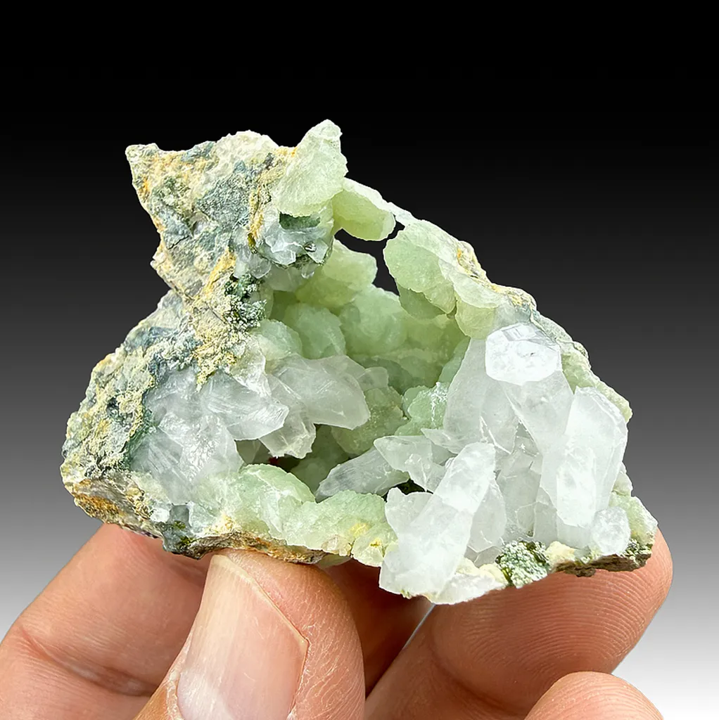 Prehnite with Quartz image
