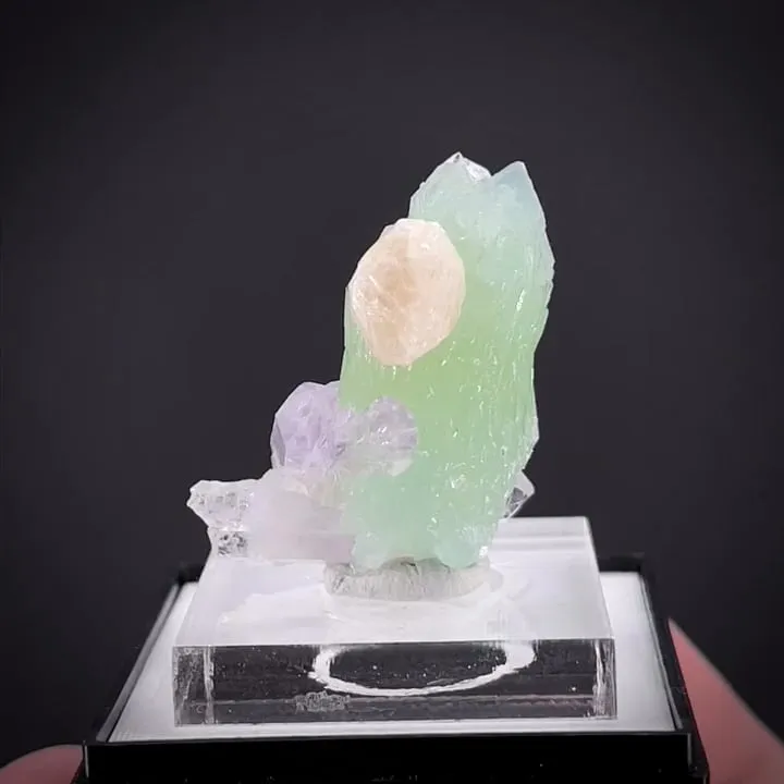 Prehnite with Quartz and Phenakite image