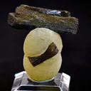Prehnitis on Epidote - image 1