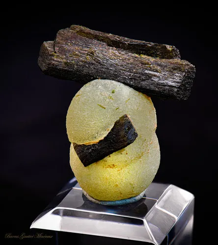 Prehnitis on Epidote - image 2