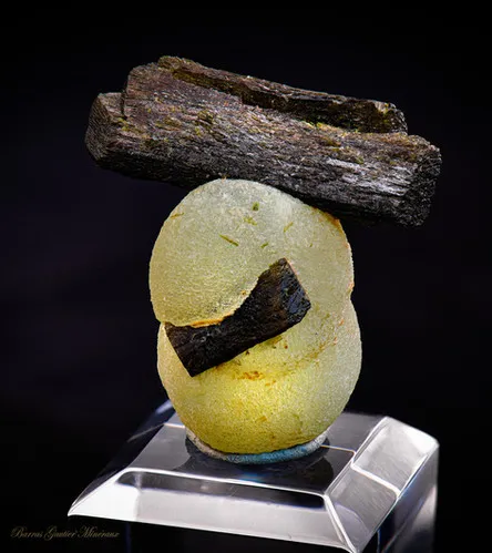 Prehnitis on Epidote - image 2