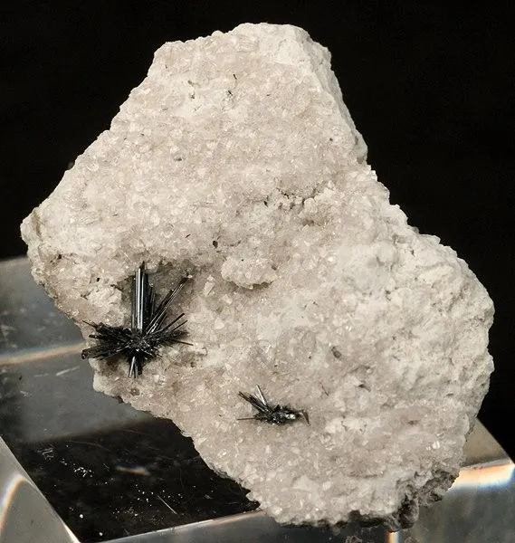 Pseudobrookite image
