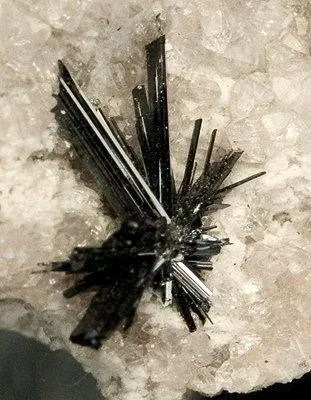 Pseudobrookite - image 2
