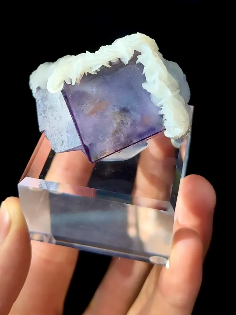 Purple Fluorite and Flaky Calcite Coexist comes from Yaogangxian,Hunan 50*40*35MM - image 4