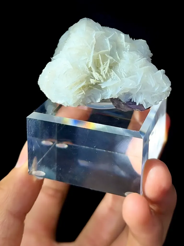 Purple Fluorite and Flaky Calcite Coexist comes from Yaogangxian,Hunan 50*40*35MM - image 5