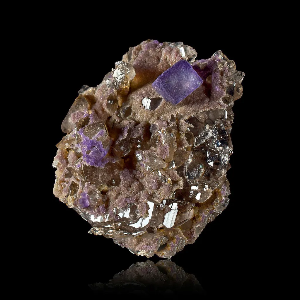 Purple fluorite on smoky quartz from the Mont-Blanc image