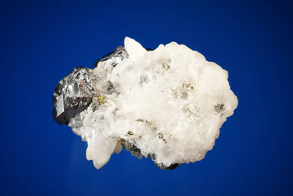 Pyrargyrite on Quartz - image 3