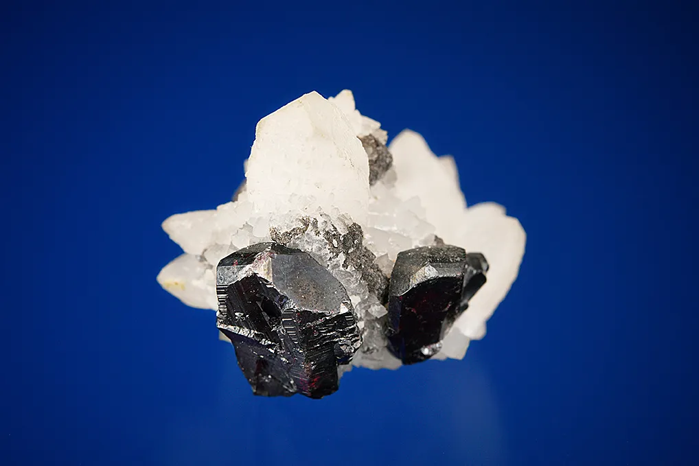 Pyrargyrite on Quartz - image 4