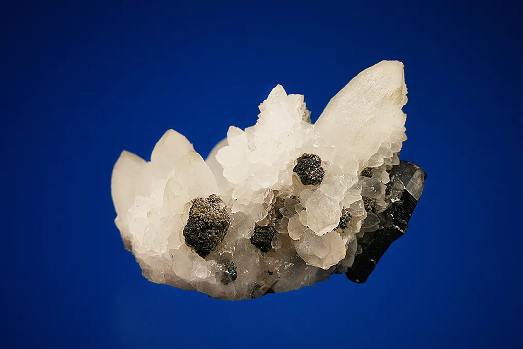 Pyrargyrite on Quartz - image 2