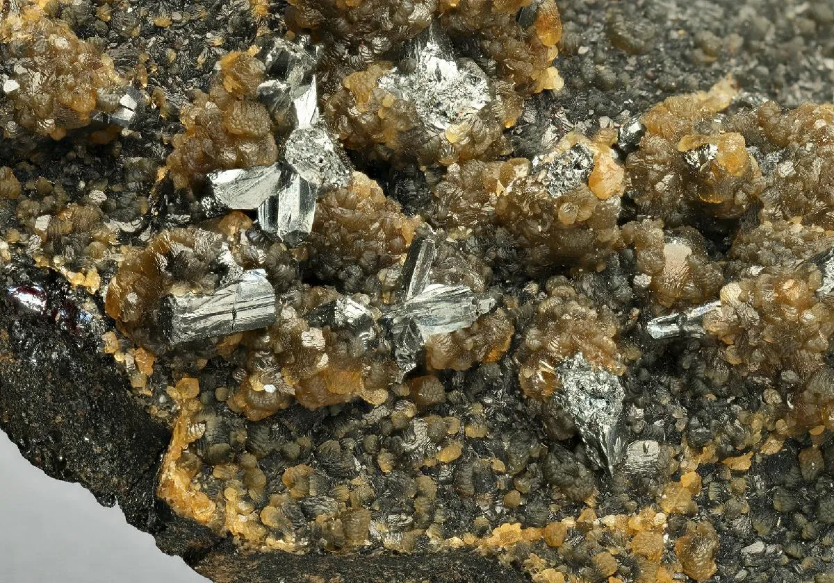 Pyrargyrite with Smithsonite - image 1