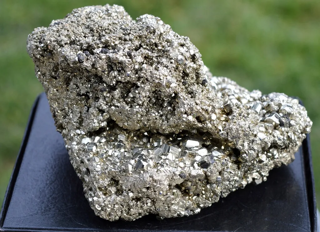 Pyrite 2370 grams - Huarón mining district, Huayllay district, Pasco province, Pasco, Peru - image 4