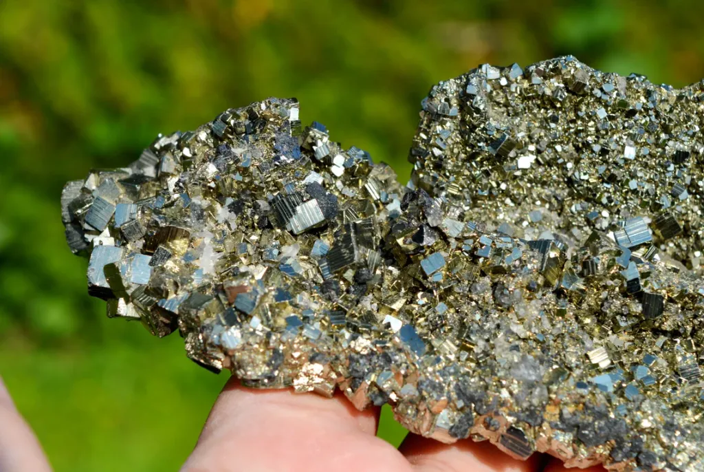 Pyrite 736 grams - Huarón mining district, Huayllay district, Pasco province, Pasco, Peru - image 7