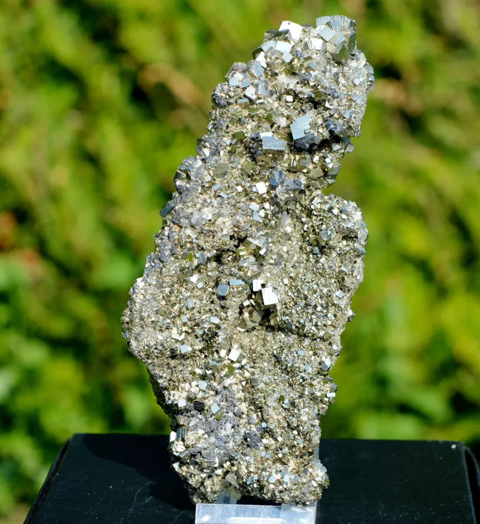 Pyrite 736 grams - Huarón mining district, Huayllay district, Pasco province, Pasco, Peru image