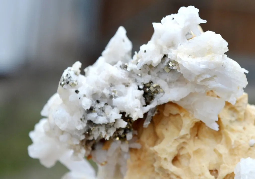 Pyrite and calcite 2060 grams - China - image 10