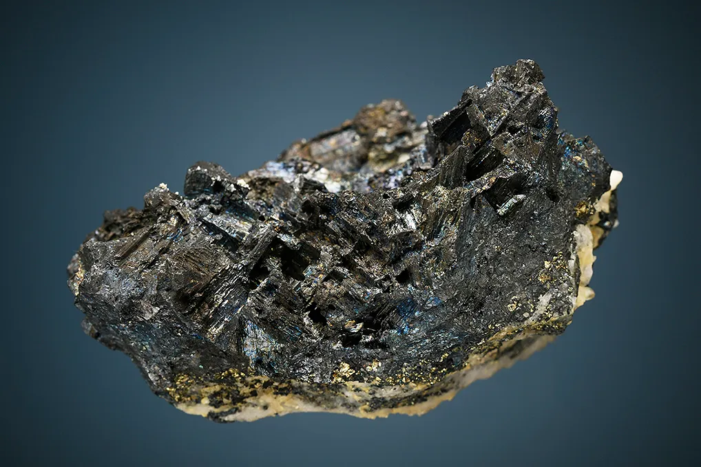 Pyrite and Chalcocite after Enargite (?) on Quartz - image 4