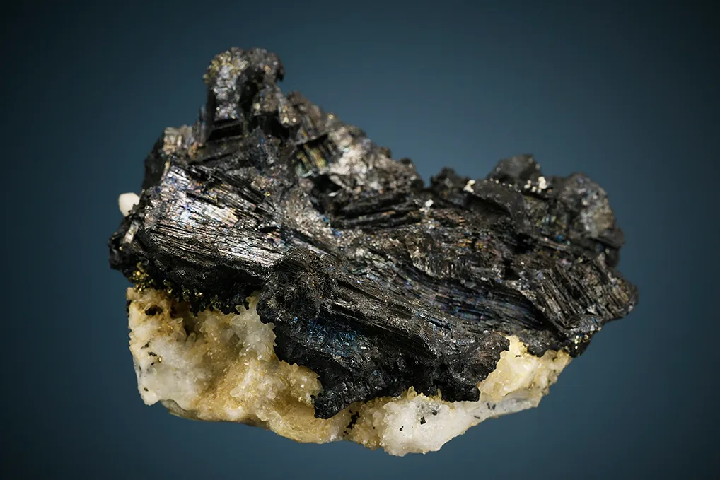 Pyrite and Chalcocite after Enargite (?) on Quartz - image 3