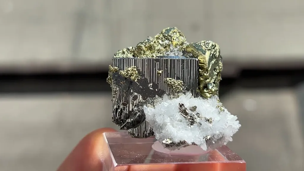 Pyrite and Chalcopyrite - image 5
