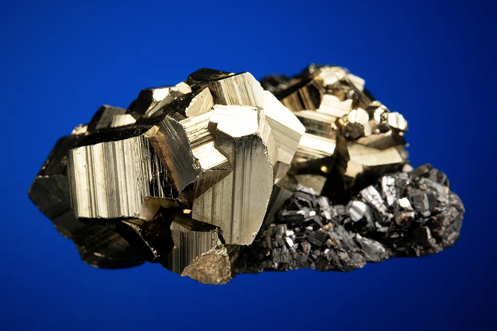 Pyrite ON Sphalerite - image 3