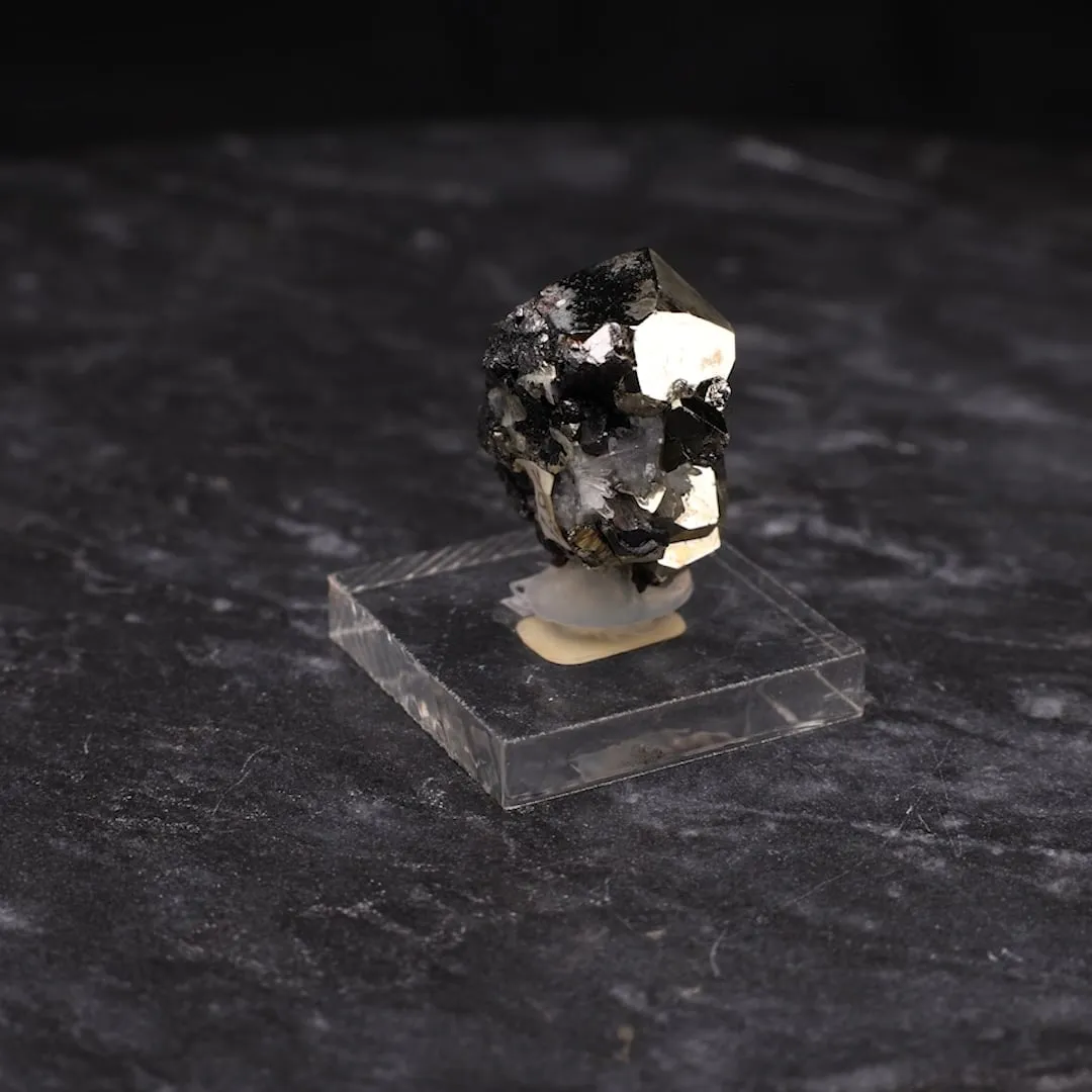 Pyrite, Quartz, Enargite - image 2