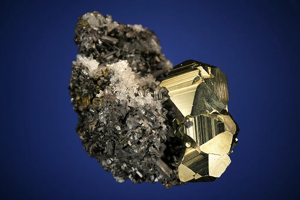 Pyrite with Enargite on Quartz - image 5