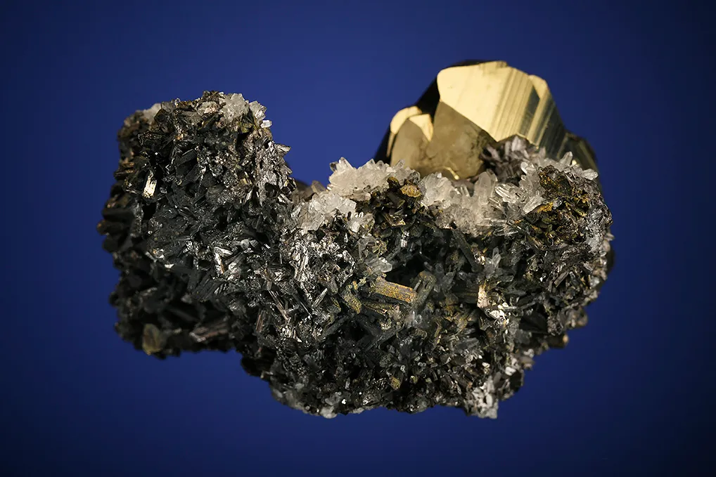 Pyrite with Enargite on Quartz - image 4