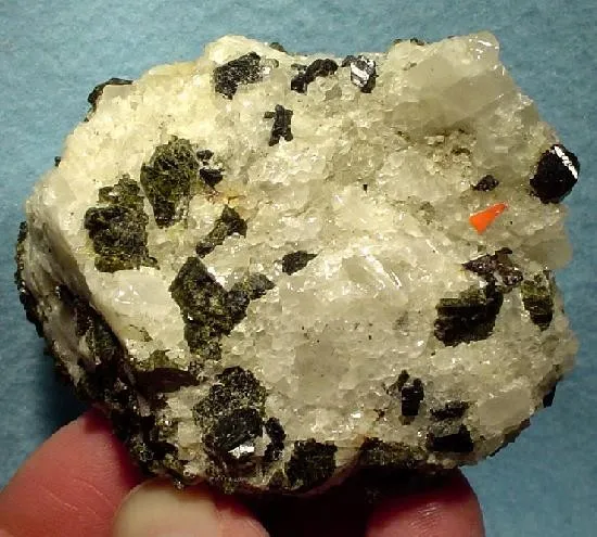 Pyrochlore, Vesuvianite, Phlogopite, Calcite image