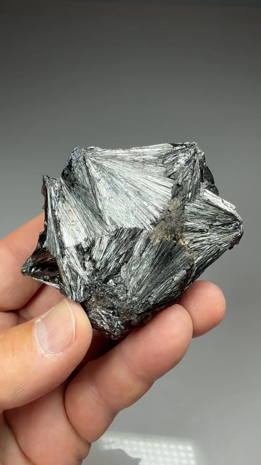 Pyrolusite - image 2