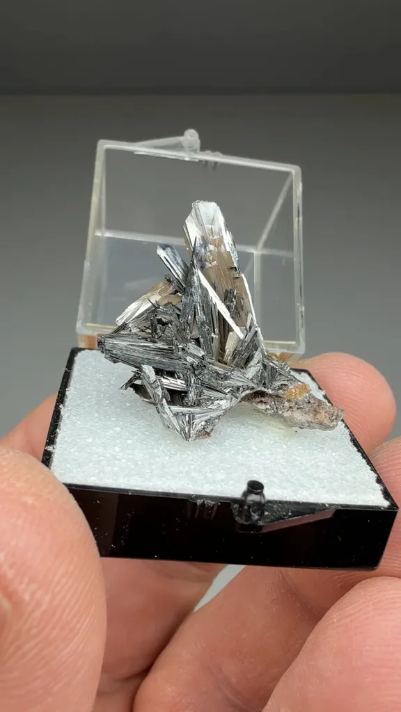 Pyrolusite - image 2
