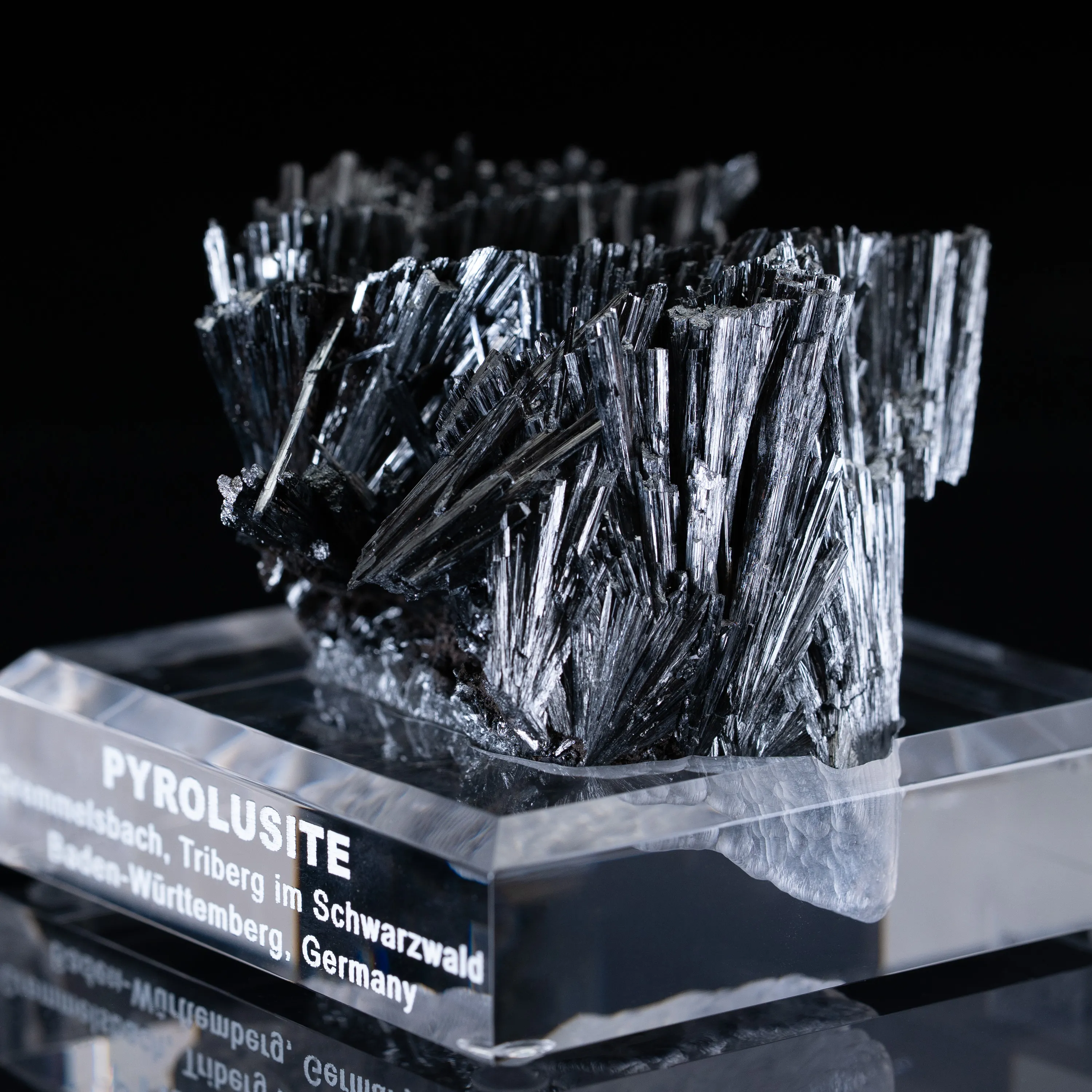 Pyrolusite from Germany, Baden-Württemberg, Gremmelsbach - image 3