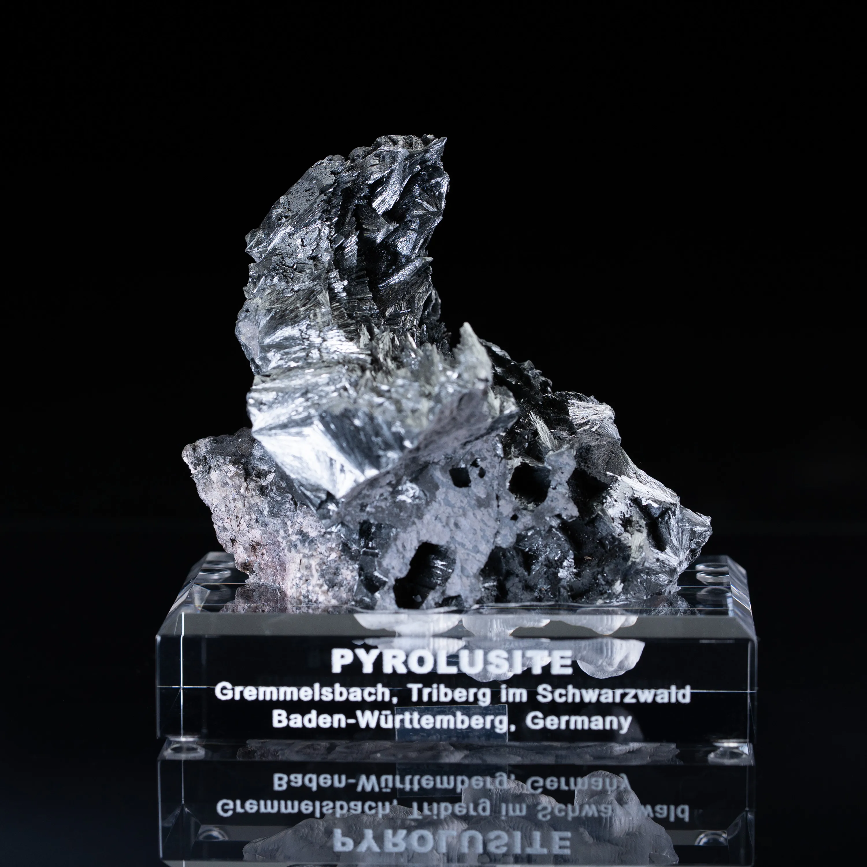 Pyrolusite from Germany, Baden-Württemberg, Gremmelsbach - image 3