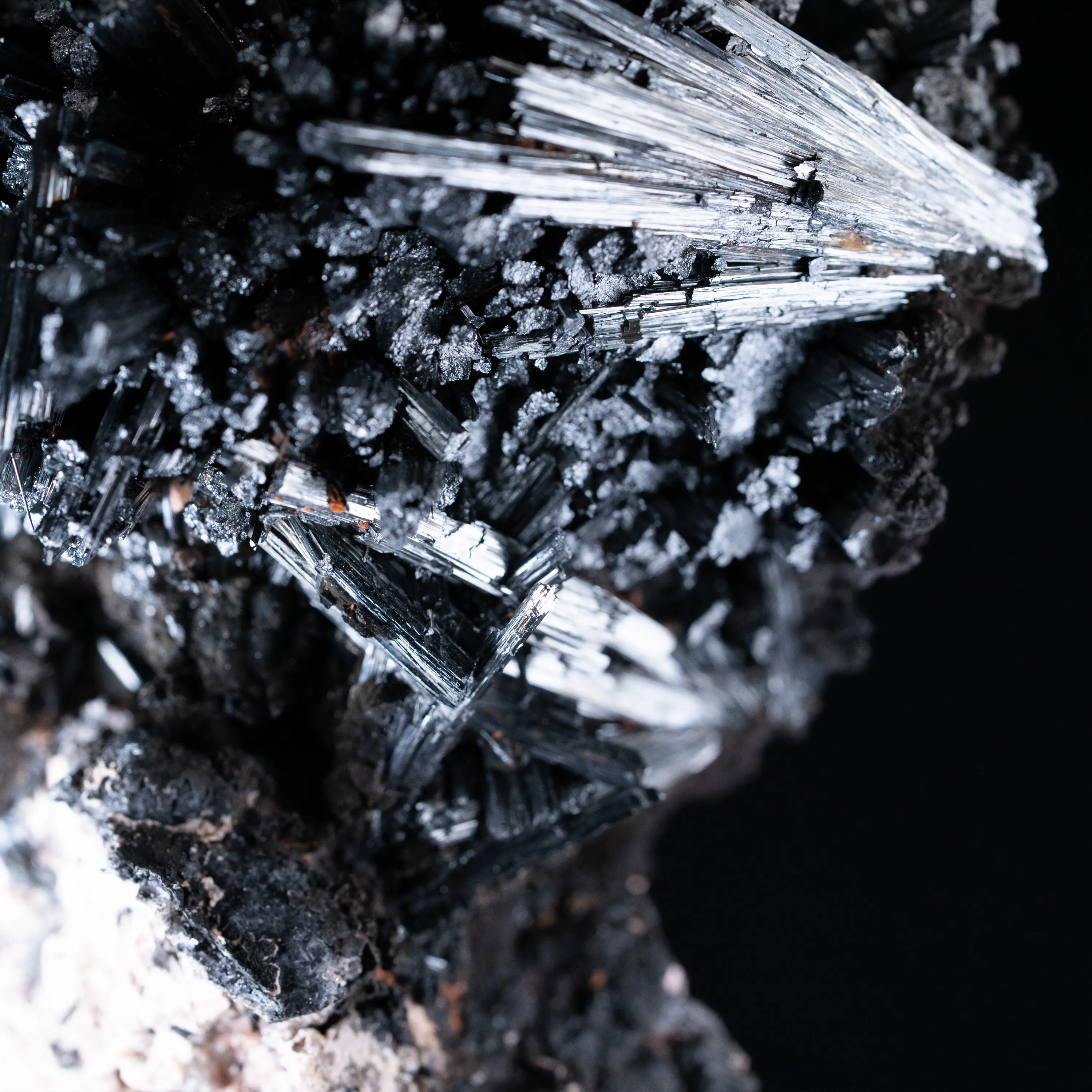 Pyrolusite from Germany, Baden-Württemberg, Gremmelsbach - image 5