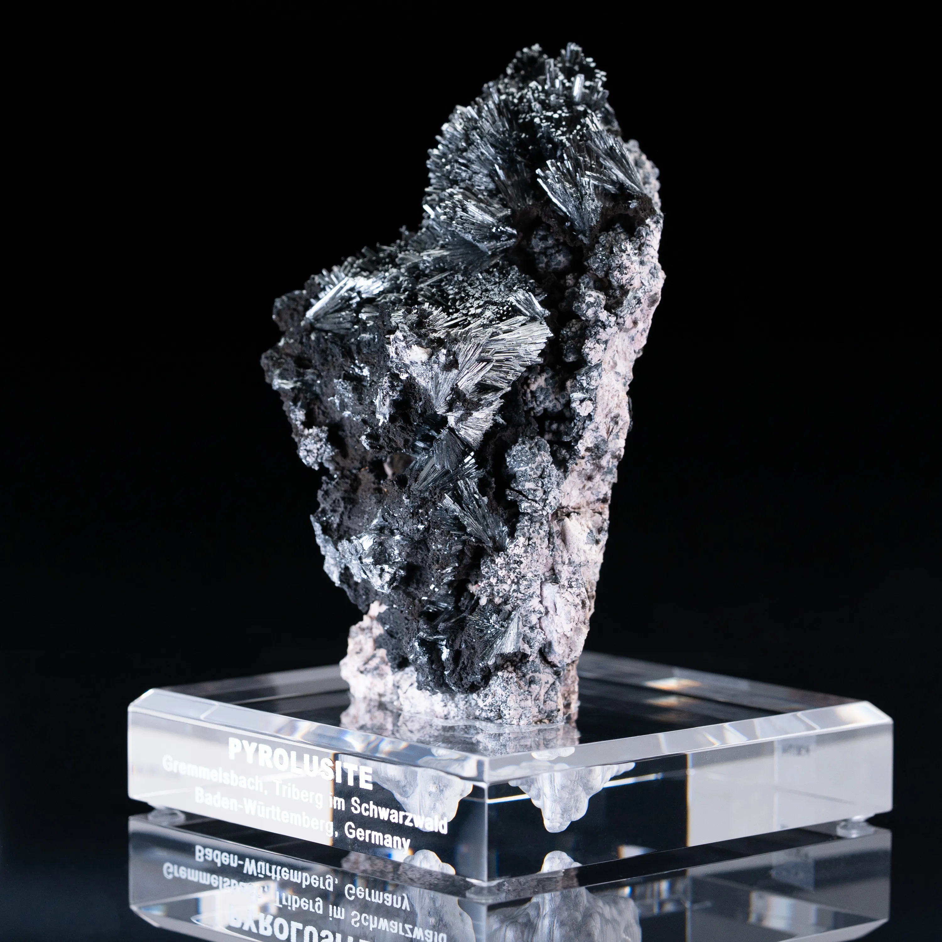 Pyrolusite from Germany, Baden-Württemberg, Gremmelsbach - image 1