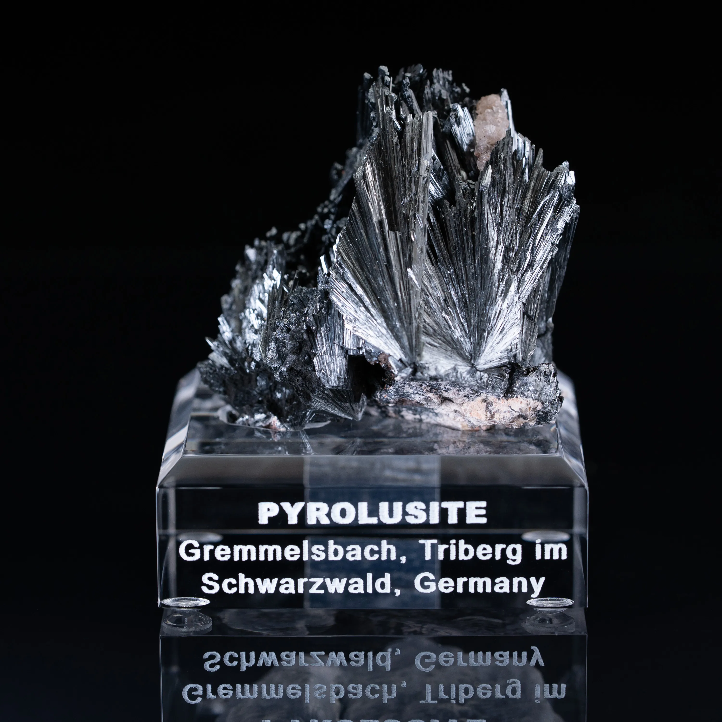 Pyrolusite from Germany, Baden-Württemberg, Gremmelsbach - image 1